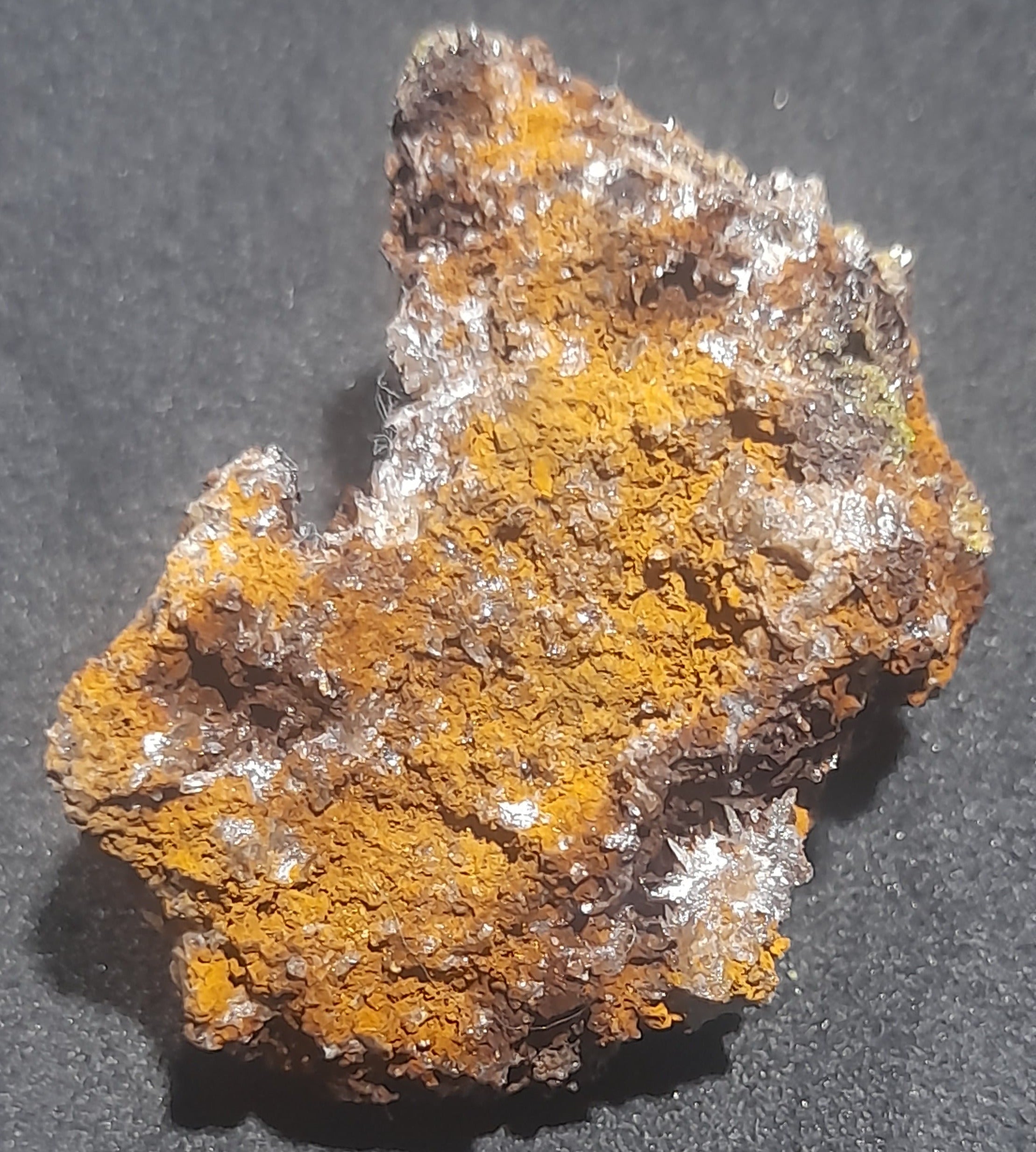 Pyromorphite crystals with Cerussite crystals