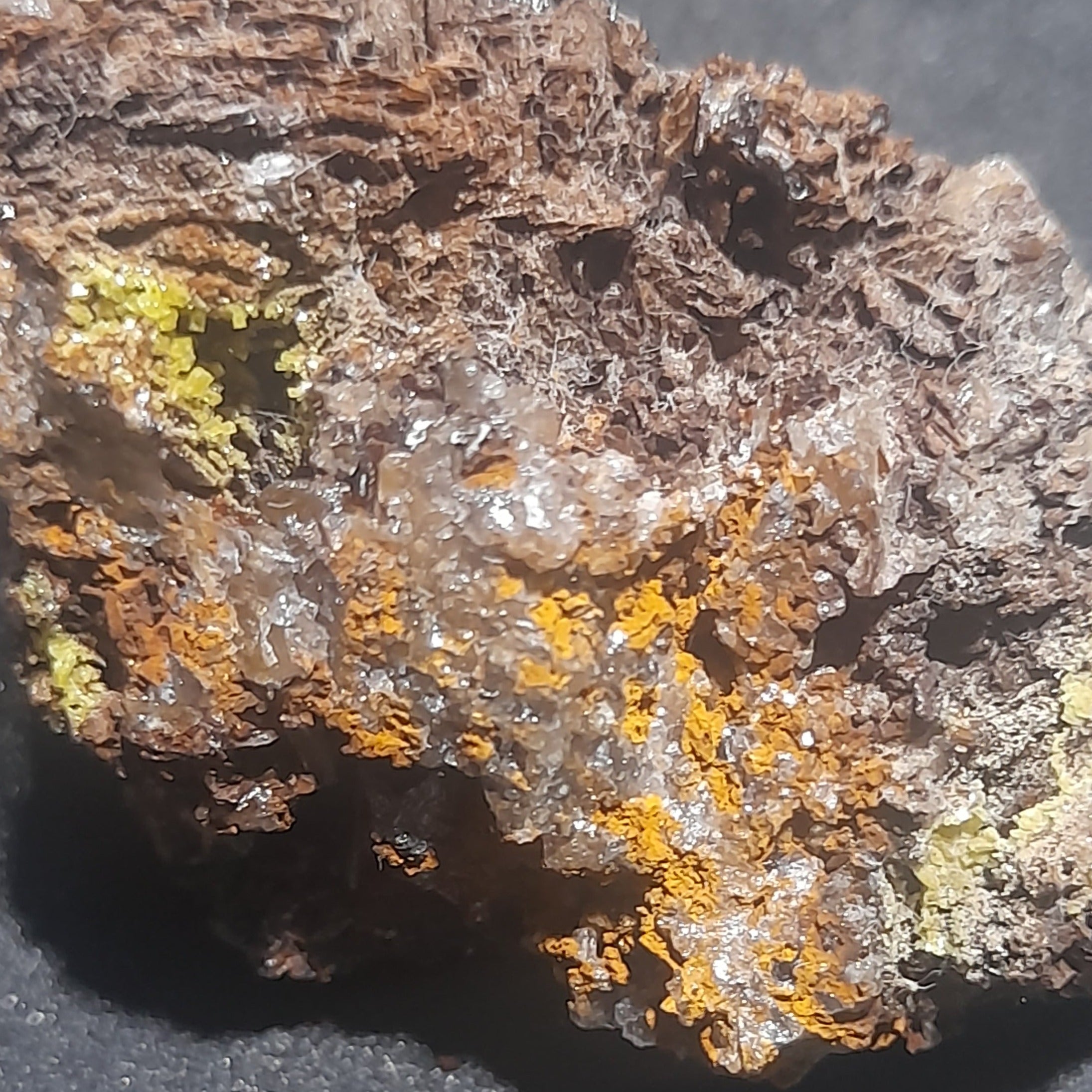 Pyromorphite crystals with Cerussite crystals